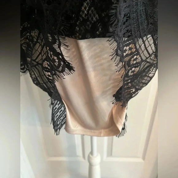 LOVE FIRE Women's Dress Black Lace Off the Shoulder‎ Fancy Mini Dress - Picture 4 of 15